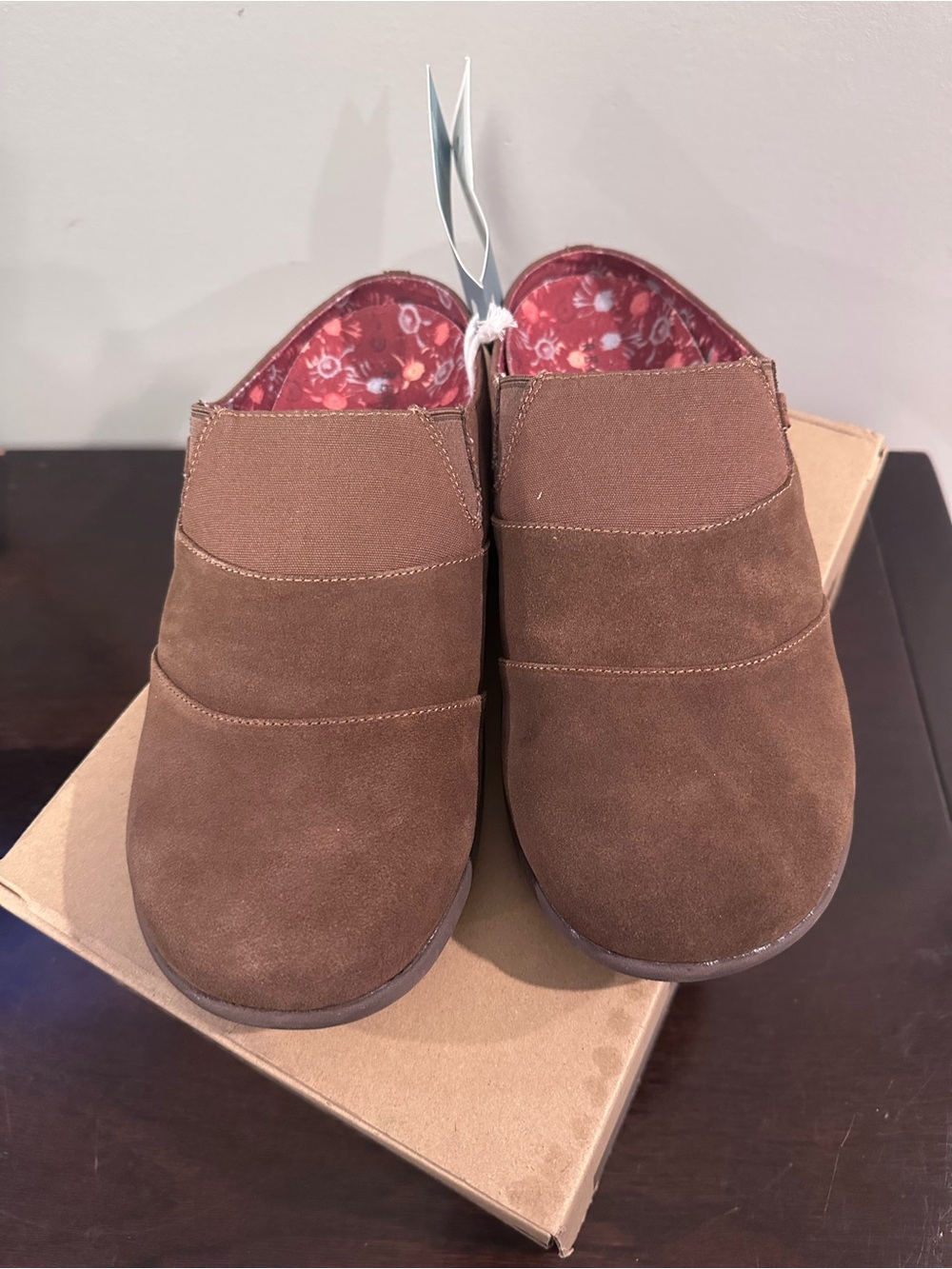 Waco Siesta Neuvo Suede Slides.  NWT. Size 10.5 (Women’s)